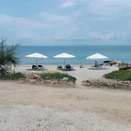 アパート Porto Almira Beachfront ニキティ