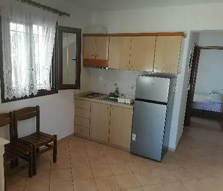Porto Almira Beachfront アパート ニキティ